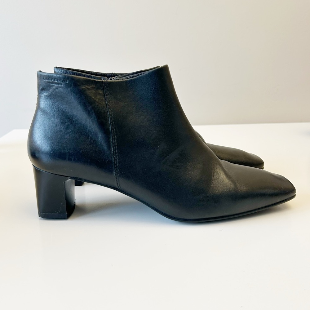 Vagabond square toe leather boots size 37